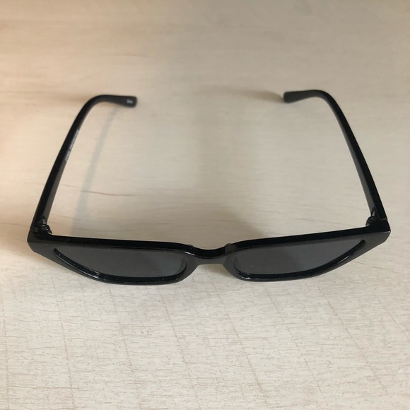 Retro “Kylie” Black Cat Eye Sunglasses 70s Vibes - Picture 5 of 6